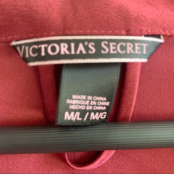 Victoria’s Secret Maroon Silky Flowy Robe - Picture 4 of 7